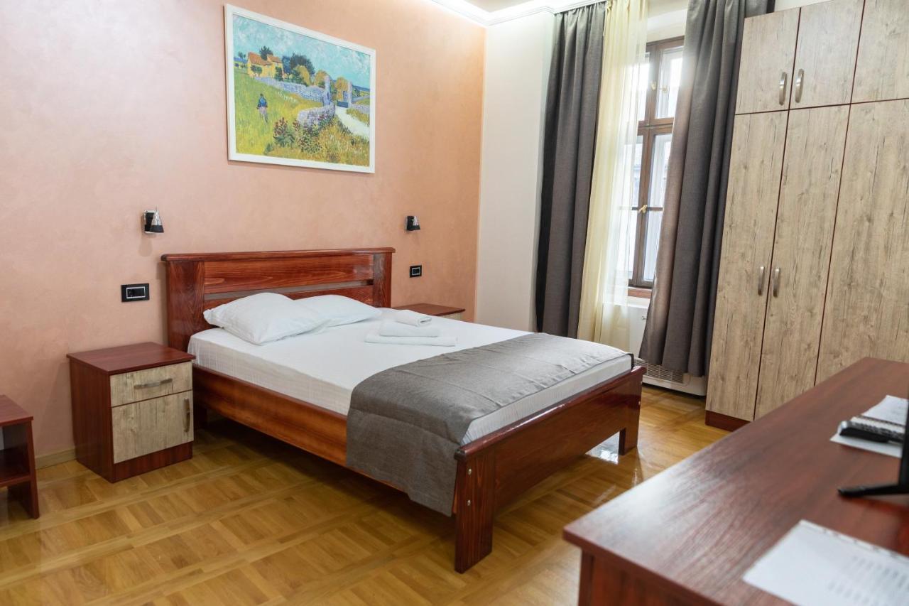 Hotel Kutko Панчево Экстерьер фото