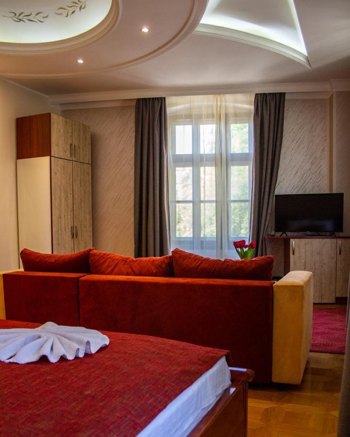 Hotel Kutko Панчево Экстерьер фото