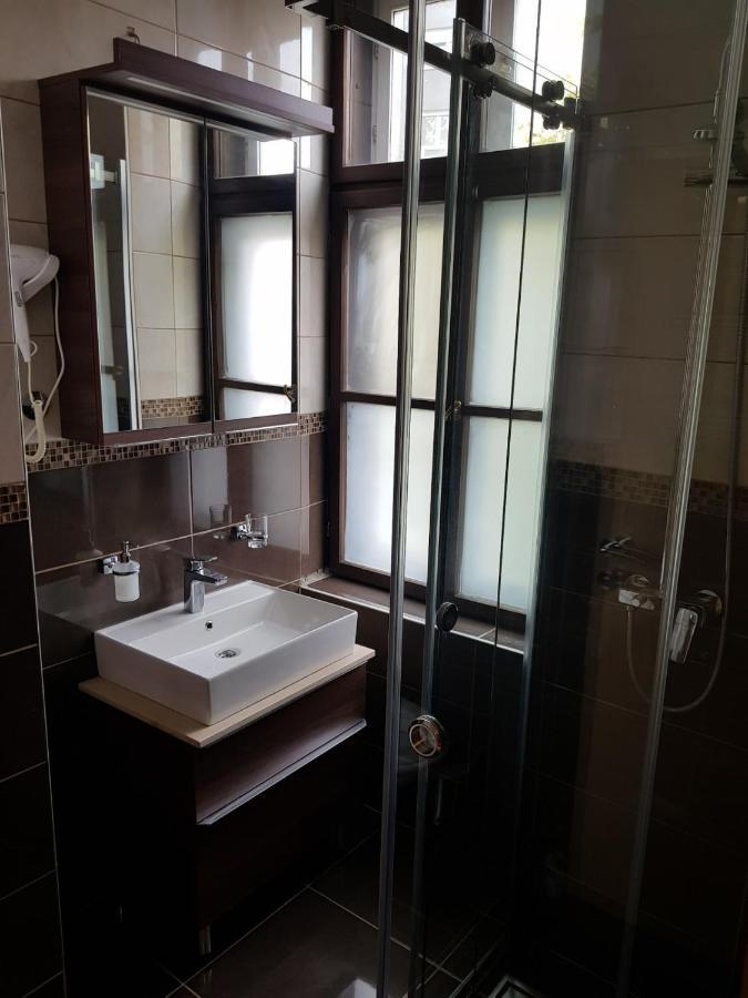 Hotel Kutko Панчево Экстерьер фото