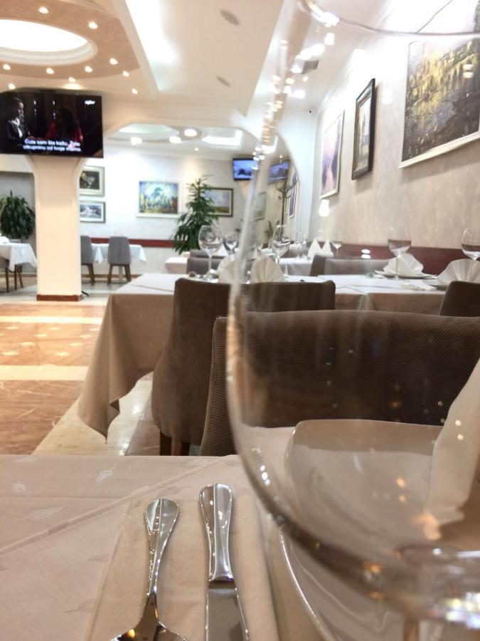Hotel Kutko Панчево Экстерьер фото