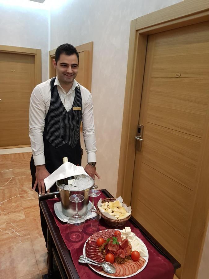Hotel Kutko Панчево Экстерьер фото